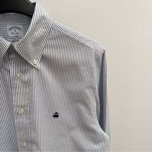Brooks Brothers Regent regular fit sport shirt M blue white oxford stripe